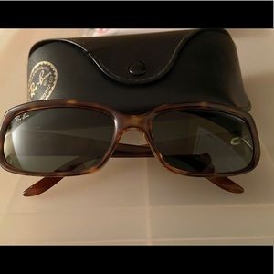 RayBan RB4068